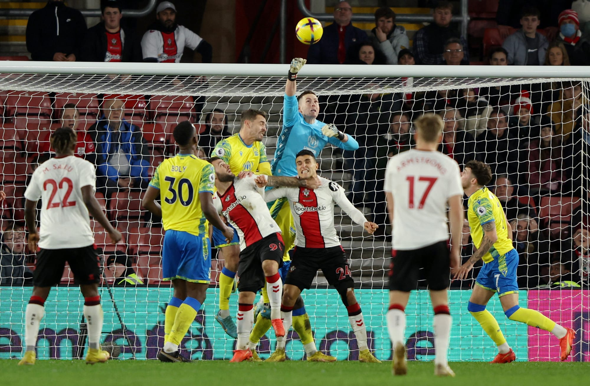 Southampton vs Nottingham Forest: A Crucial Early Match